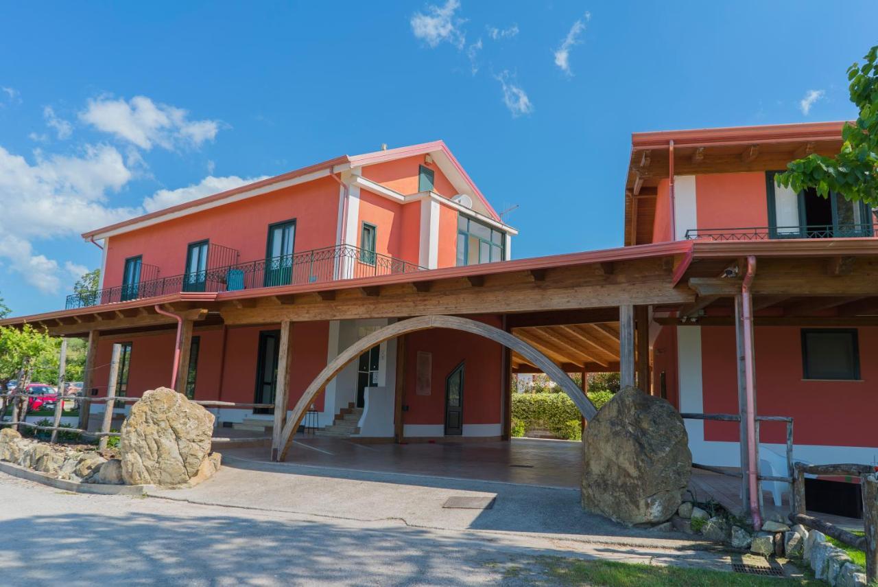 Terra Di Vento Bed & Breakfast Montecorvino Pugliano Bagian luar foto