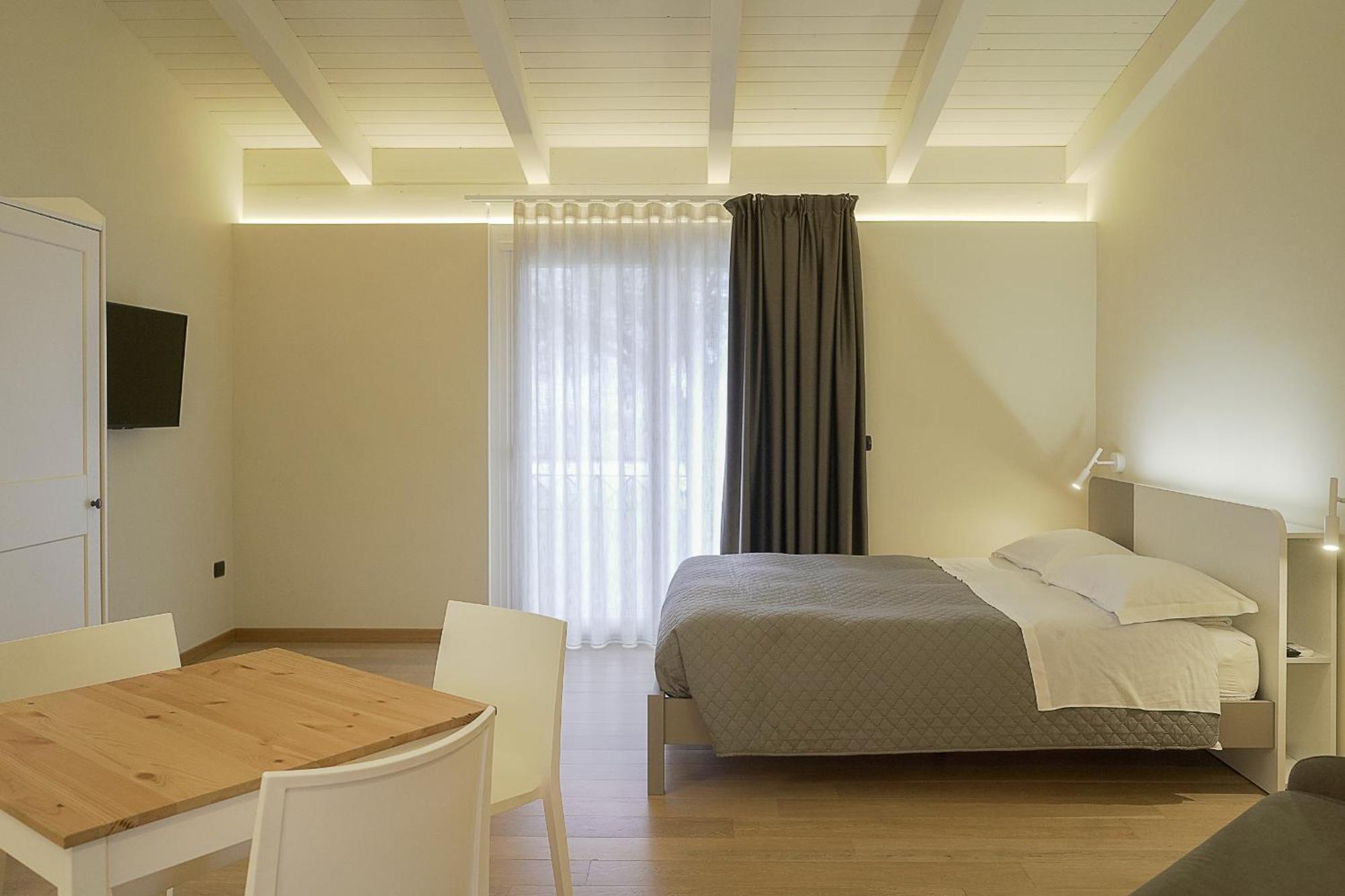 Terra Di Vento Bed & Breakfast Montecorvino Pugliano Bagian luar foto