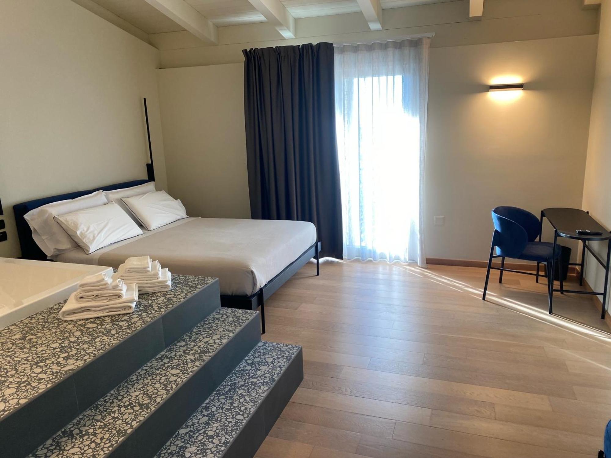 Terra Di Vento Bed & Breakfast Montecorvino Pugliano Bagian luar foto