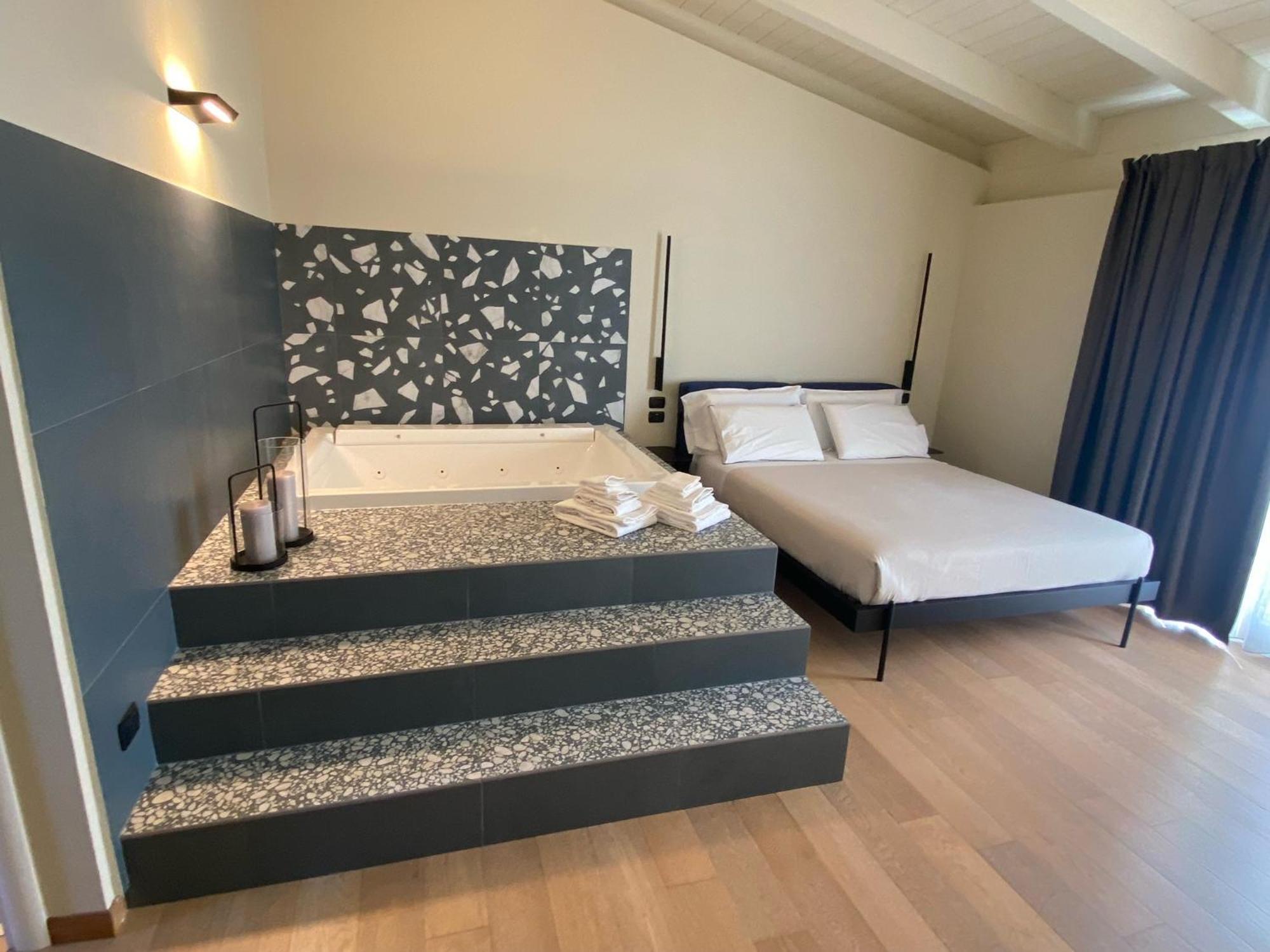 Terra Di Vento Bed & Breakfast Montecorvino Pugliano Bagian luar foto