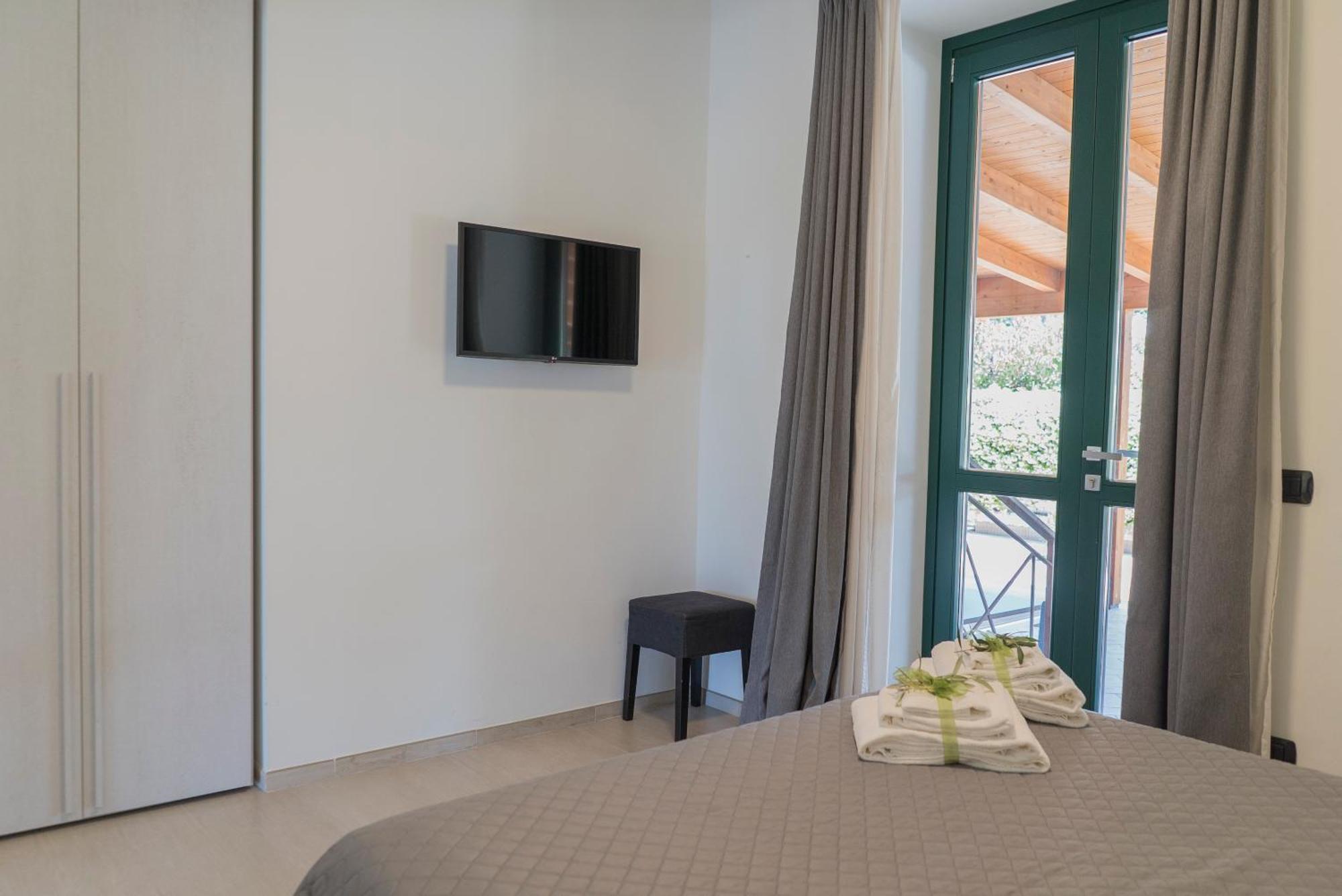 Terra Di Vento Bed & Breakfast Montecorvino Pugliano Ruang foto